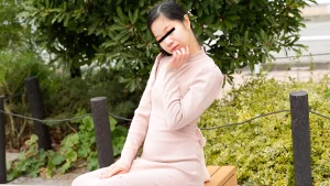 100824 100 - Người phụ nữ trẻ muốn khám phá bí mật của đàn ông