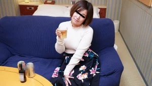 052824 100-Xịt tinh trùng vào bím em gái mong manh