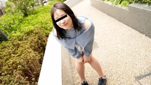 112424 01 - Em gái H-Cup lần đầu thử chơi lỗ nhị