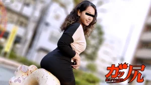 121224 01 - Cô gái brazil với thân hình đầy đặn